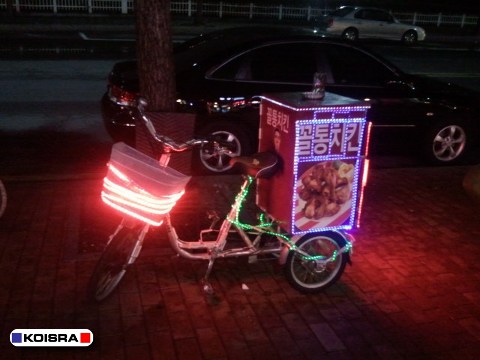 אופניי ניאון לקידום מכירות בסיאול